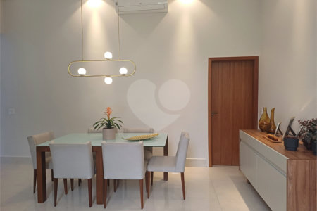 Casa à venda com 3 quartos, sendo 1 suíte, no condomínio Mantova, Indaiatuba - SP
