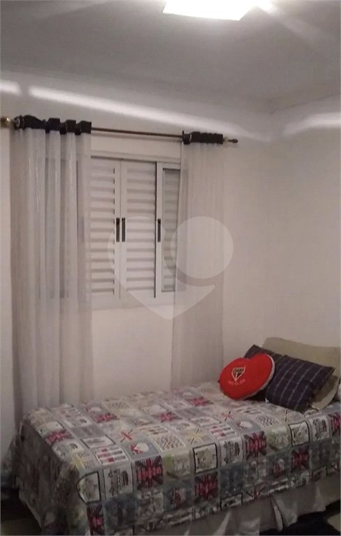 Sobrado à venda com 2 quartos em Jardim Rosemary, Cotia, SP