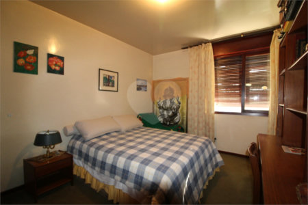 Casa à venda com 4 suítes em Jardim Leonor, São Paulo, SP