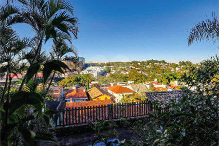 Sobrado à venda com 3 quartos, sendo 1 suíte,  em Jardim Leonor, São Paulo, SP
