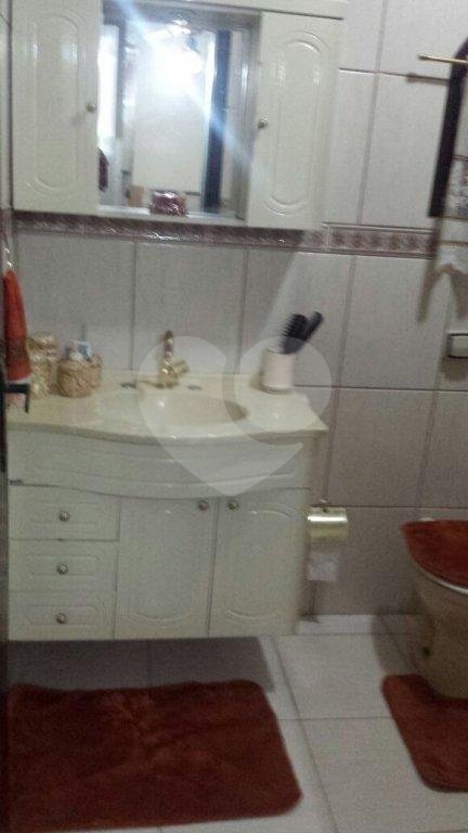 Casa à venda com 3 quartos, sendo 1 suíte, no condomínio Jardim das Pedras, São Paulo - SP