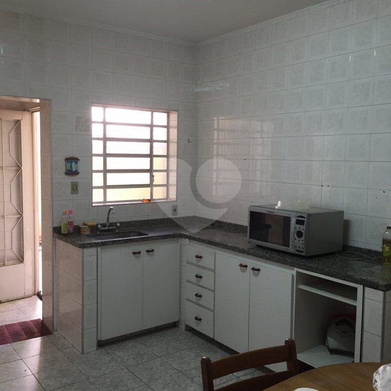 Casa à venda com 4 quartos, sendo 1 suíte, em Jardim das Laranjeiras, São Paulo, SP