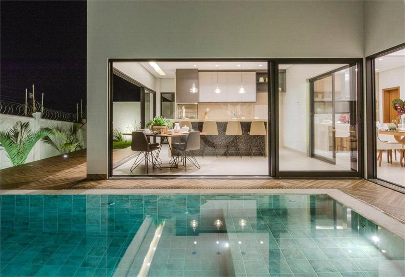 Casa térrea no Condomínio Alphaville II , localizado na cidade de Ribeirão Preto/SP .