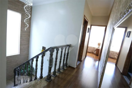 Sobrado à venda com 6 quartos, sendo 5 suítes, em Vila Paranaguá, São Paulo, SP