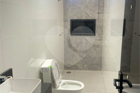 Casa à venda com 3 quartos, sendo 1 suíte, no condomínio Residencial Alto da Boa Vista, Araraquara - SP