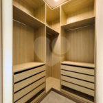 Indaiatuba - Condomínio Milano - Sobrado - 350 m² de terreno - 240 m² de área construída - 4 vagas de garagem, sendo 2 cobertas - Salas de estar e jantar integradas - 3 suítes com closet e varanda no pavimento superior - Escritório no térreo - Espaço gourmet com churrasqueira - Banheiro externo
