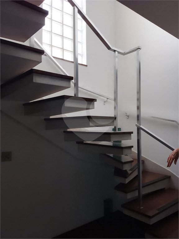 Sobrado Sofisticado de 335 m² no Coração do Jardim França