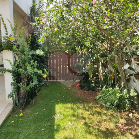 Casa à venda com 3 quartos, sendo 1 suíte, no condomínio Picollo Villaggio, Louveira - SP