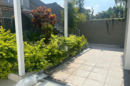 Casa de Vila à venda com 3 quartos, sendo 1 suíte, em Jardim Hípico, São Paulo, SP
