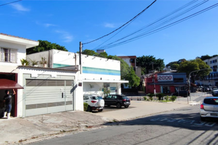 Casa à venda com 3 quartos, sendo 1 suíte, em Mirandópolis, São Paulo, SP