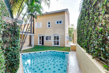Casa para alugar com 4 quartos, sendo 2 suítes, no condomínio Cassiano Ricardo, São Paulo - SP