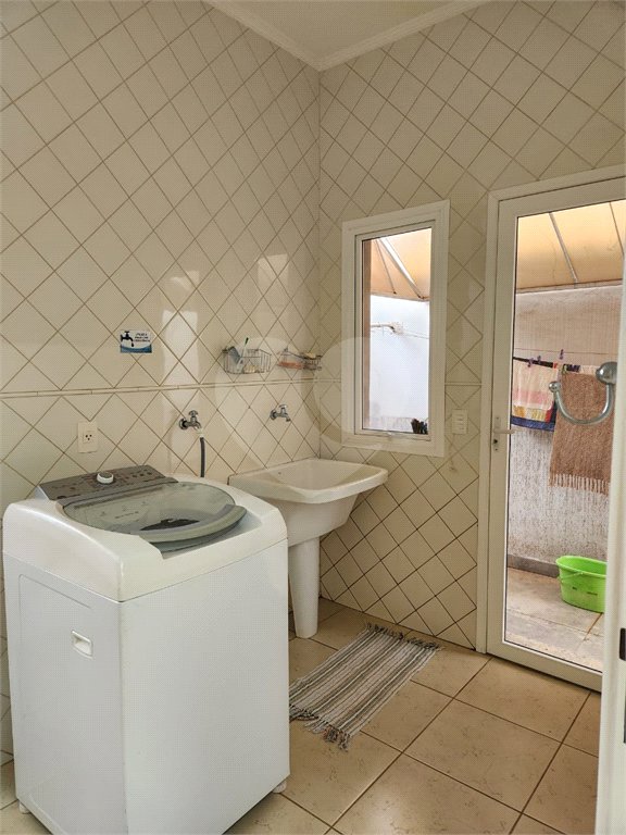 Sobrado à venda com 3 quartos, sendo 1 suíte, em Jardim Vale das Rosas, Araraquara, SP
