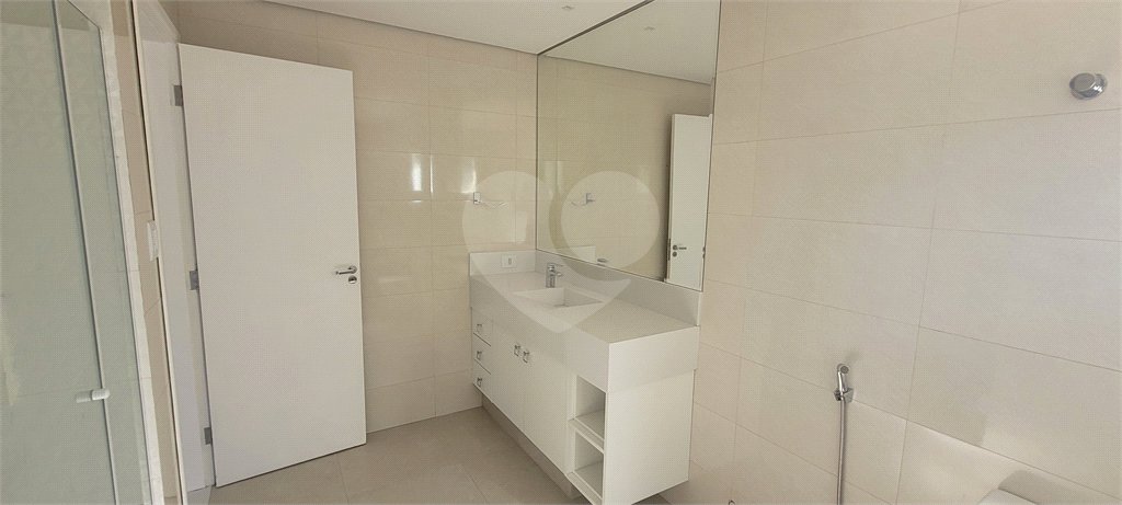 Sobrado à venda com 4 quartos, sendo 2 suítes, em Vila Irmãos Arnoni, São Paulo, SP