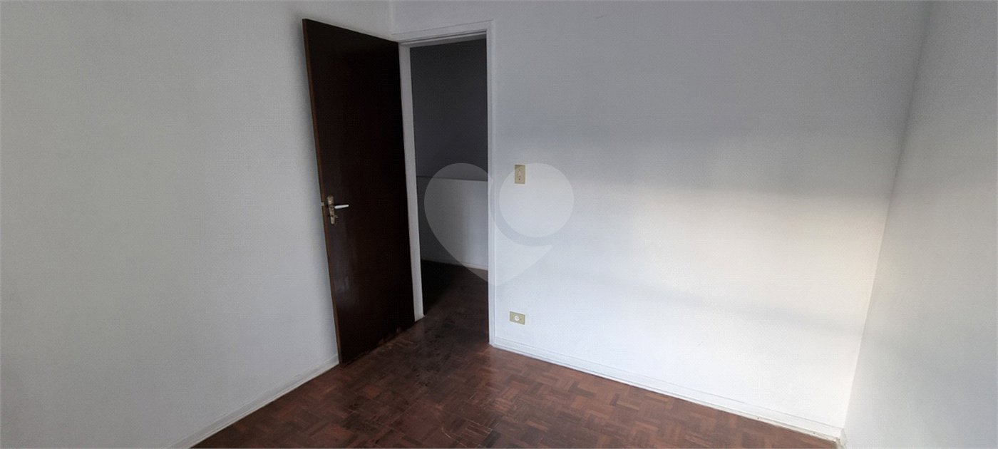 Casa à venda com 3 quartos, sendo 1 suíte,  em Jardim Rosa Maria, São Paulo, SP