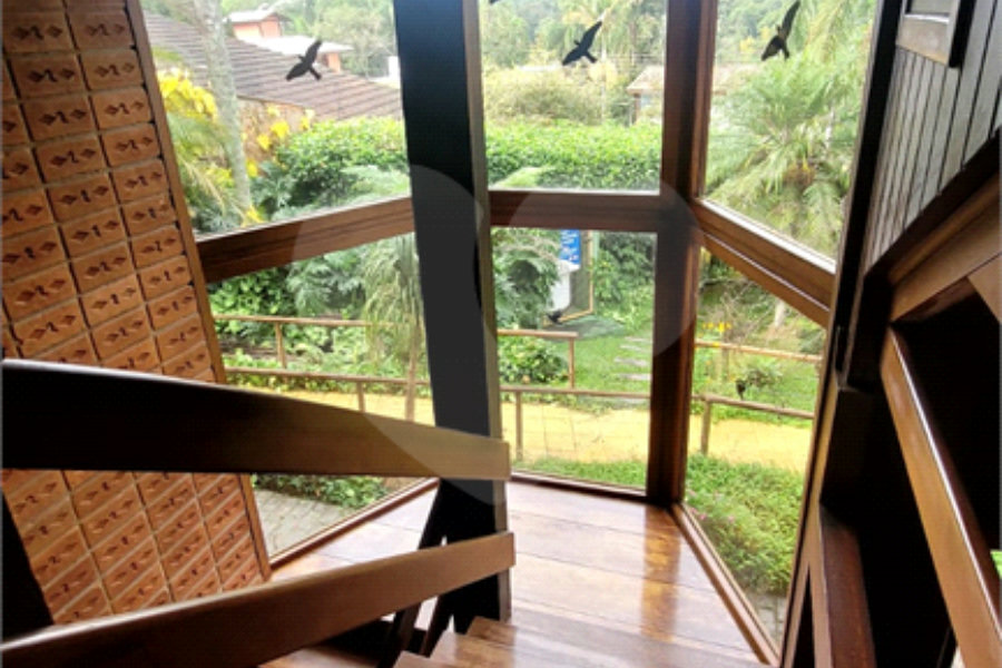 Casa à venda ou para alugar com 3 quartos, sendo 1 suíte, no condomínio Associação Reserva das Hortênsias, Mairiporã - SP