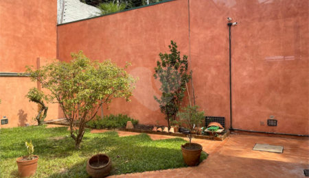 Casa à venda ou para alugar com 4 quartos, sendo 3 suítes,  em Jardim Leonor, São Paulo, SP