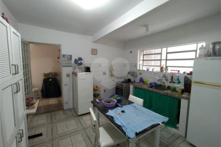 Casa à venda com 6 quartos, sendo 2 suítes, em Chora Menino, São Paulo, SP