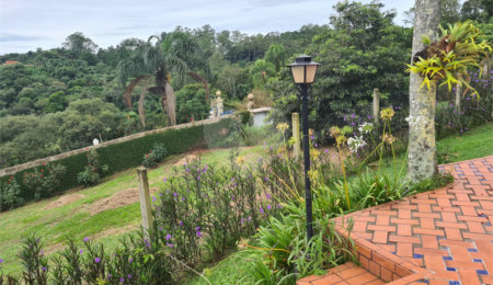 Chácara à venda com 6 quartos, sendo 4 suítes,  em Embu Mirim, Itapecerica da Serra, SP