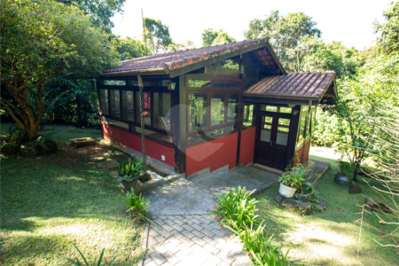 Villagio à venda ou para alugar com 4 suítes em Chácara Santa Lúcia dos Ypes, Carapicuíba, SP
