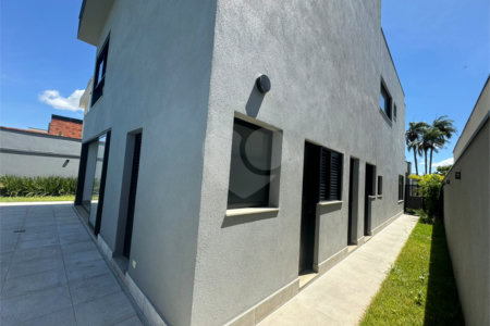 Casa à venda com 4 suítes no condomínio Villas do Golf, Itu - SP