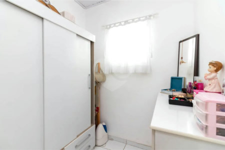 Sobrado à venda com 2 quartos, sendo 1 suíte, em Chora Menino, São Paulo, SP