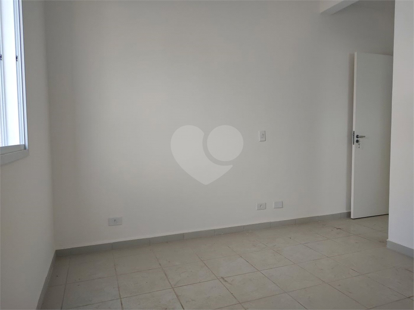 Apartamento para alugar com 2 quartos, sendo 1 suíte,  em Jardim das Palmeiras, Atibaia, SP