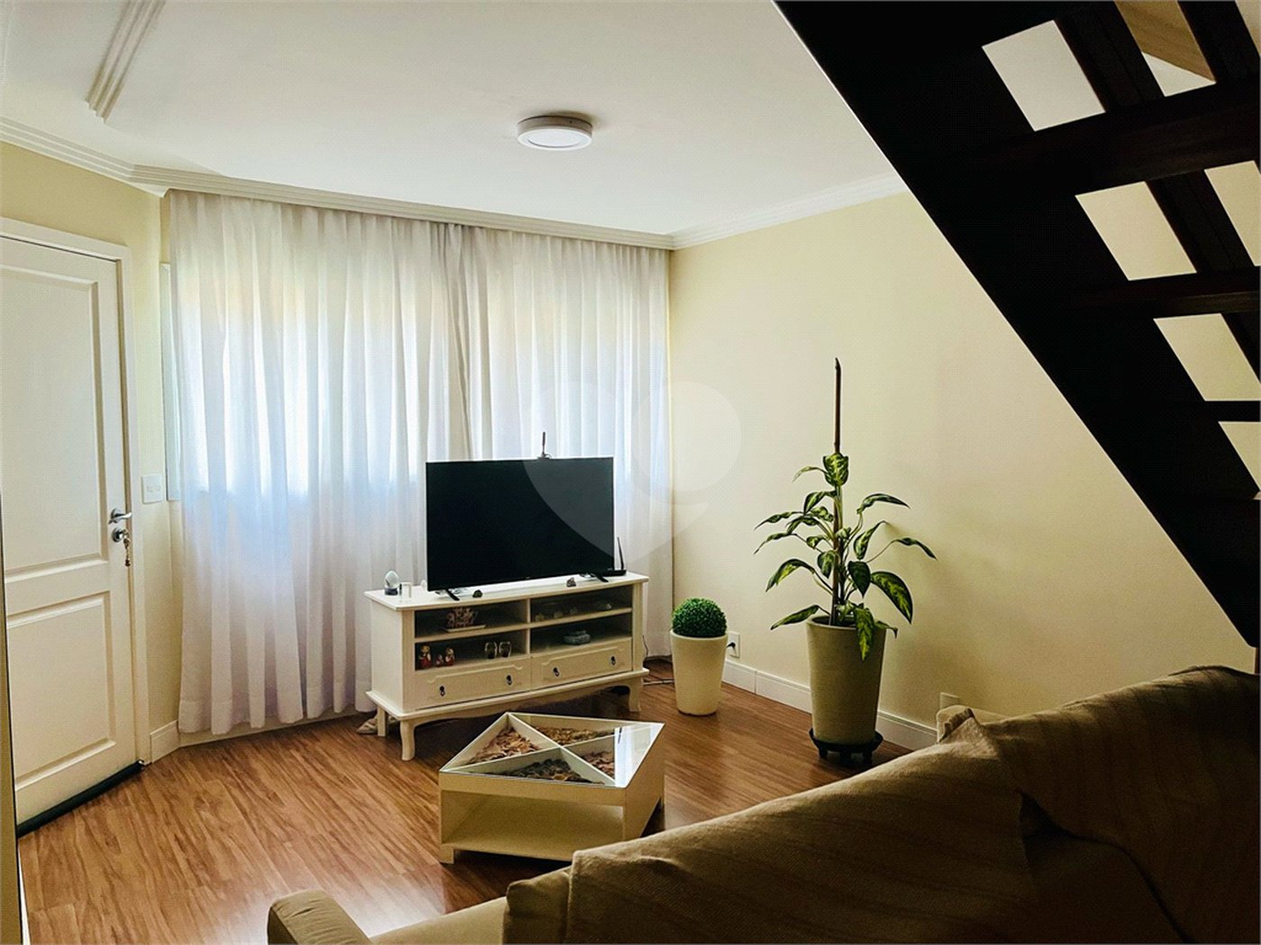 Casa à venda com 3 quartos, sendo 2 suítes, no condomínio Res Green Villagge, São Paulo - SP