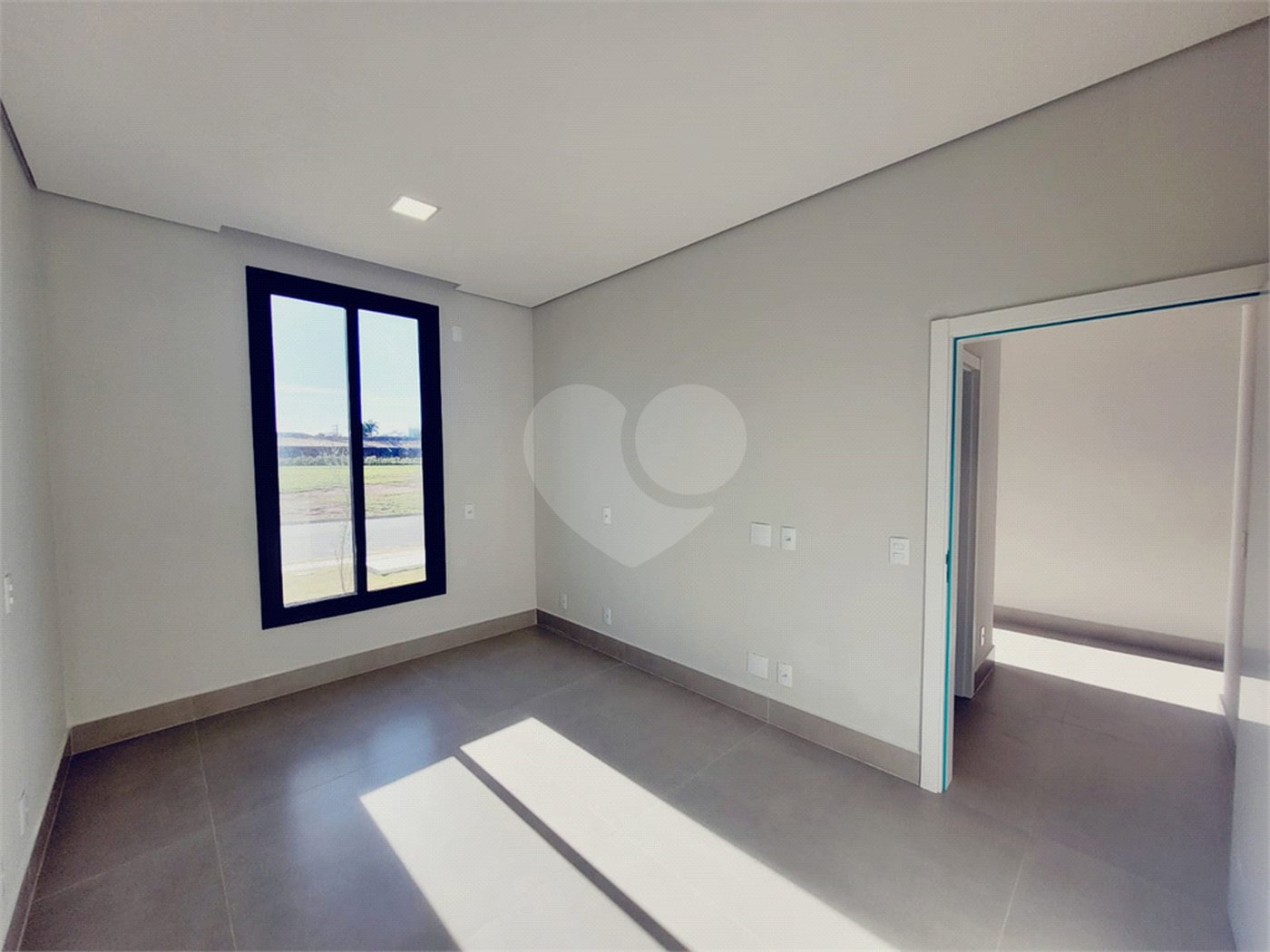 Casa à venda com 4 quartos, sendo 3 suítes, no condomínio Villa Sapezal, Indaiatuba - SP