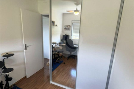 Apartamento à venda com 2 quartos, sendo 1 suíte,  em Interlagos, São Paulo, SP