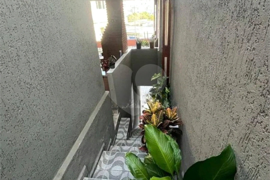 Casa à venda com 2 quartos, sendo 1 suíte, em Parque Maria Domitila, São Paulo, SP