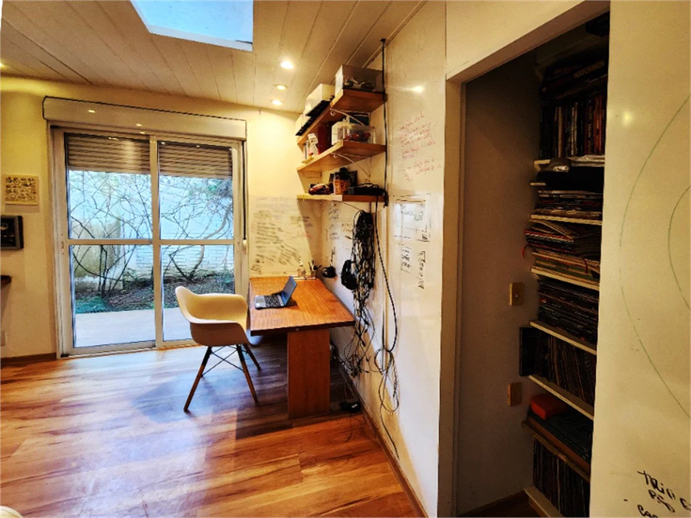 Casa à venda com 4 quartos, sendo 2 suítes, no condomínio Vila Nova de Gaia, São Paulo - SP