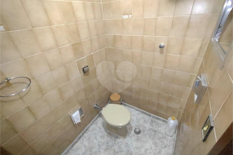 Casa à venda com 3 quartos, sendo 1 suíte, no condomínio Vila Paiva, São Paulo - SP