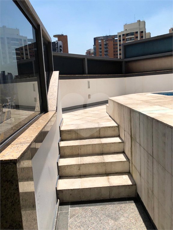 Cobertura à venda com 5 quartos, sendo 3 suítes, em Vila Andrade, São Paulo, SP