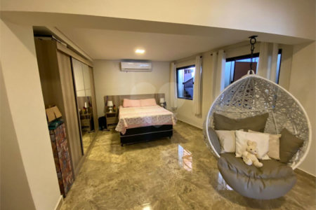 Casa à venda com 4 suítes em Vila Santista, Atibaia, SP
