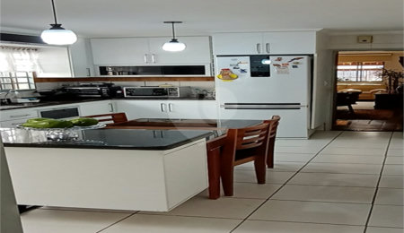 Casa Térrea à venda com 3 quartos, sendo 1 suíte,  em Tremembé, São Paulo, SP