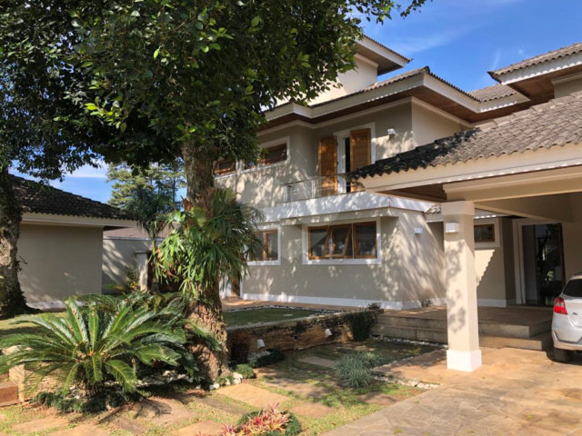 Casa à venda ou para alugar com 5 suítes em Serra da Cantareira, Mairiporã, SP