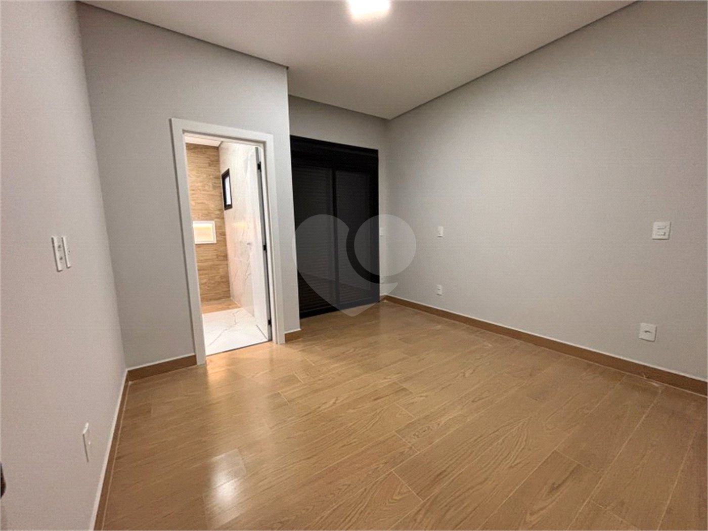 Casa à venda com 3 suítes no condomínio Vista Verde, Indaiatuba - SP