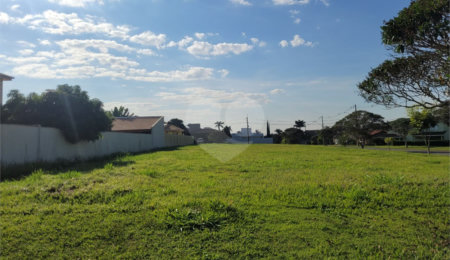 Terreno à venda no condomínio Village Ipanema 1, Araçoiaba da Serra - SP