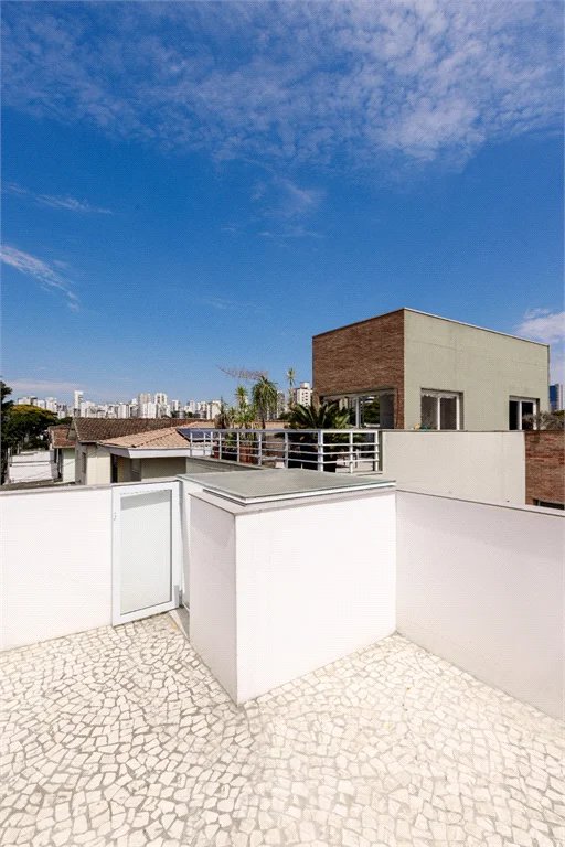 Sobrado à venda com 3 quartos, sendo 1 suíte, em Brooklin Paulista, São Paulo, SP