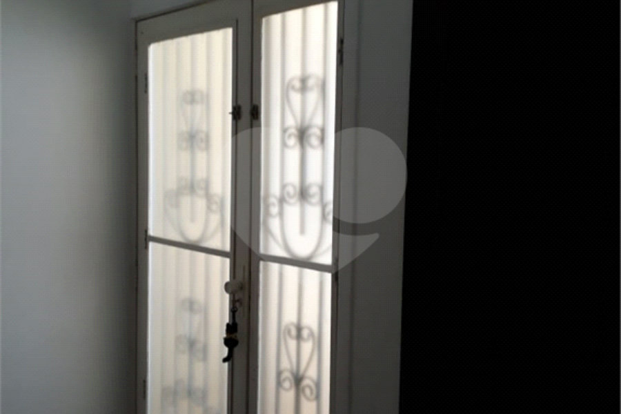 Sobrado à venda com 3 quartos, sendo 1 suíte, em Jardim Santa Mena, Guarulhos, SP