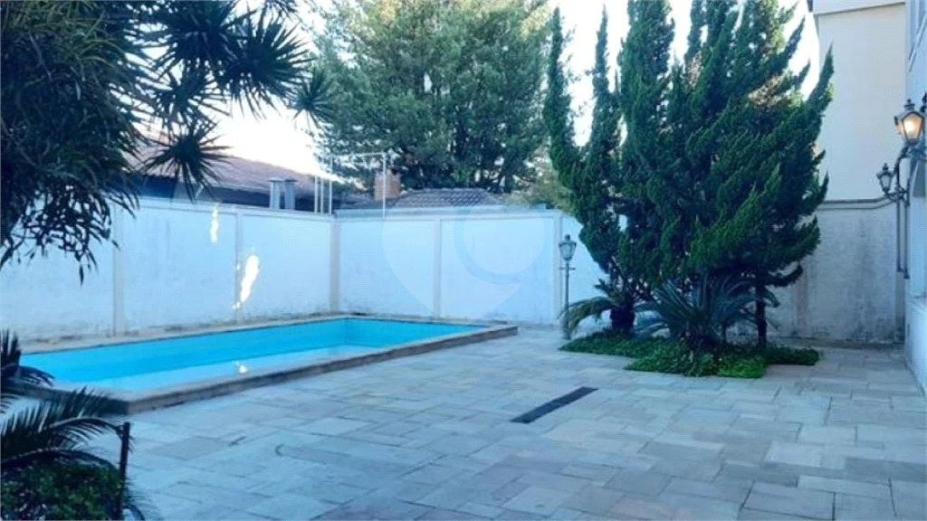 Casa à venda com 4 quartos, sendo 2 suítes, em MORUMBI, São Paulo, SP