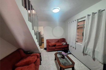Sobrado à venda com 2 quartos em Vila Nivi, São Paulo, SP