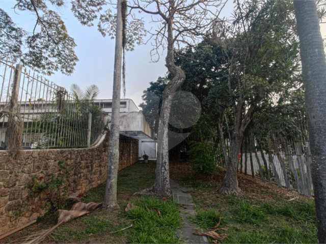Casa Térrea à venda com 5 quartos, sendo 2 suítes,  em Chácara Monte Alegre, São Paulo, SP