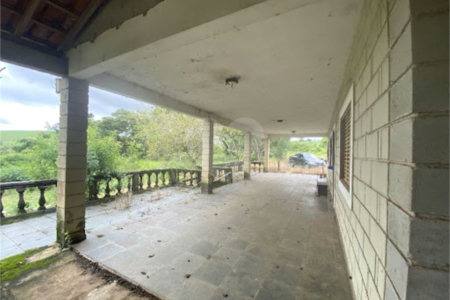 Sítio à venda com 4 quartos, sendo 1 suíte, no Centro, Elias Fausto, SP