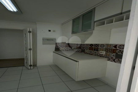 Apartamento à venda com 3 quartos, sendo 1 suíte, em Parque Maria Luiza, São Paulo, SP