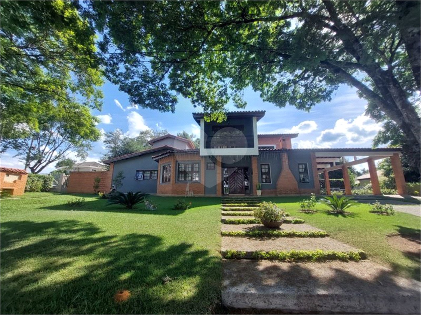 Casa à venda com 4 quartos, sendo 2 suítes, no condomínio Vivendas do Lago, Sorocaba - SP