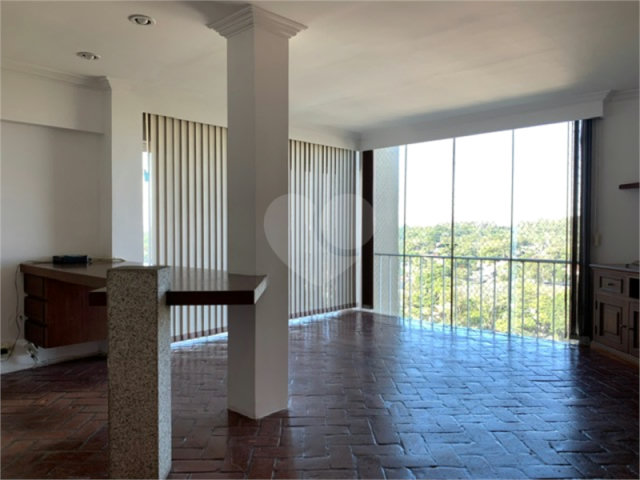 Apartamento à venda com 3 quartos, sendo 1 suíte,  em Alto da Boa Vista, São Paulo, SP