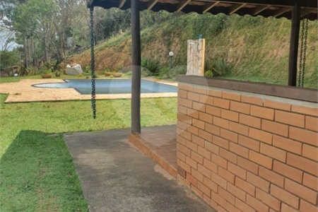 Sítio à venda com 6 quartos, sendo 5 suítes,  em Curral, Ibiúna, SP