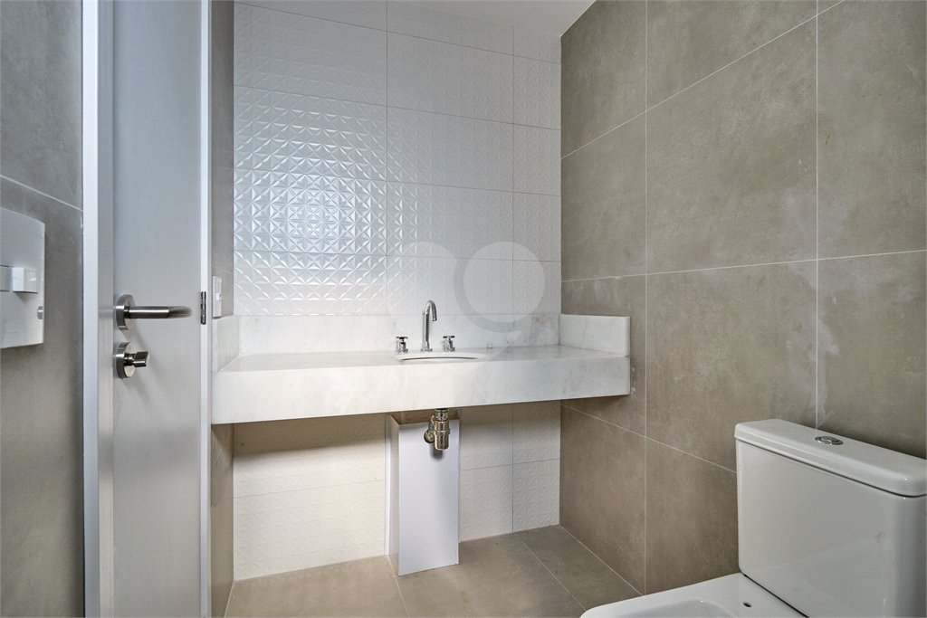 Apartamento à venda com 3 quartos, sendo 1 suíte, em Jardim Marajoara, São Paulo, SP