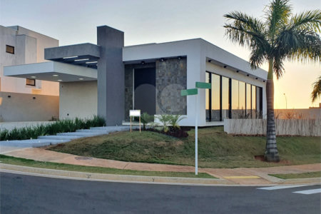 Casa à venda com 3 suítes no condomínio Alphaville Nova Esplanada 4, Votorantim - SP